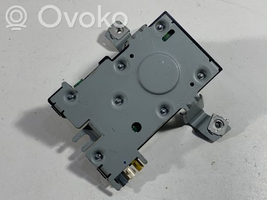 Audi A3 S3 A3 Sportback 8P Aerial antenna amplifier 8P4035225 7617310104