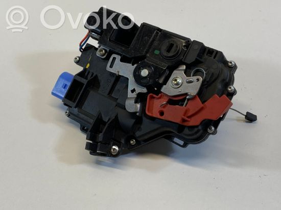 Volkswagen Golf V Rear door lock 7L0839015D