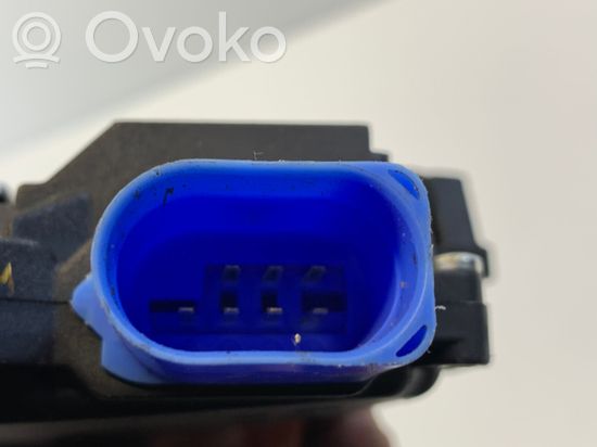 Volkswagen Golf V Rear door lock 7L0839015D