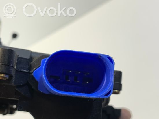 Volkswagen Golf V Rear door lock 7L0839016D