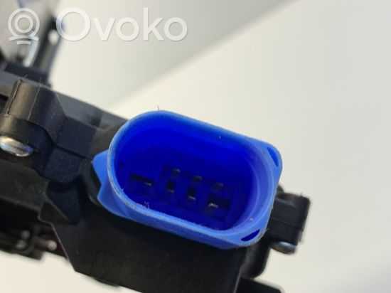 Volkswagen Golf V Rear door lock 7L0839016D