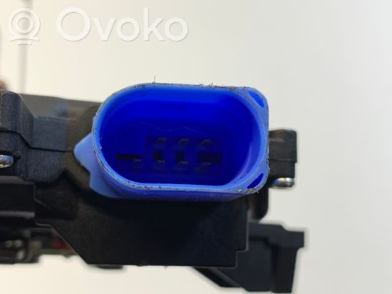 Volkswagen Golf V Rear door lock 7L0839016D