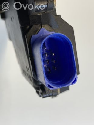 Volkswagen Golf V Rear door lock 7L0839015D