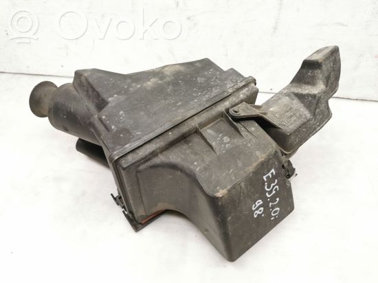 BMW 5 E39 Air filter box 1744467