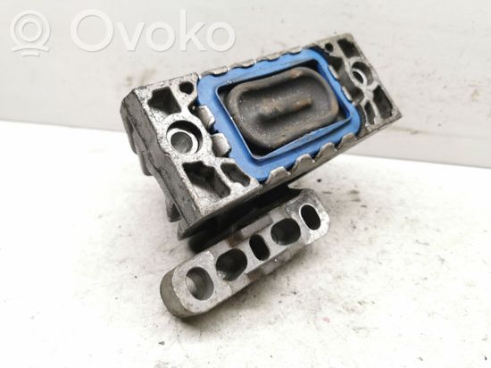 Volkswagen PASSAT B6 Engine mount bracket 1K0199262P