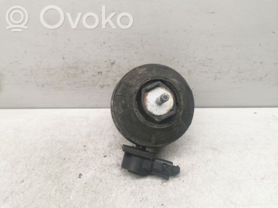 Audi A6 S6 C5 4B Engine mount bracket W17843528