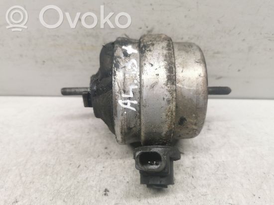 Audi A4 S4 B7 8E 8H Engine mount bracket W179575