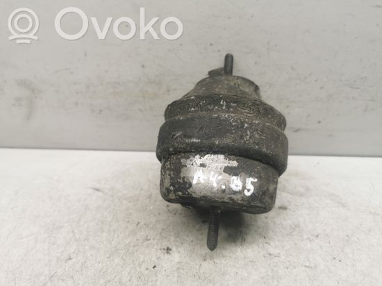 Audi A4 S4 B5 8D Engine mount bracket 800199379J