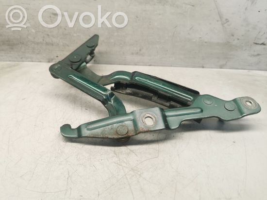 Audi A4 S4 B5 8D Tailgate/trunk/boot hinge 3B5827301A
