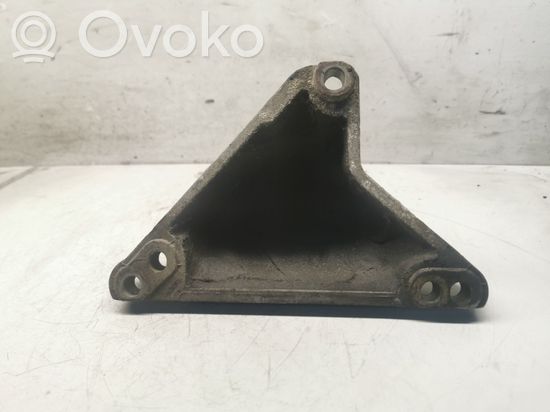 Audi A4 S4 B5 8D Engine mounting bracket 8D0199308L