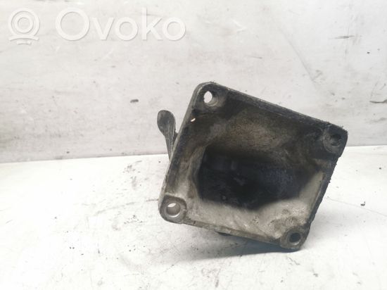 Mercedes-Benz E W210 Engine mounting bracket