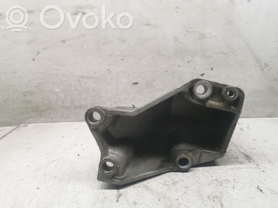 Audi A4 S4 B5 8D Engine mounting bracket 8D0199307L