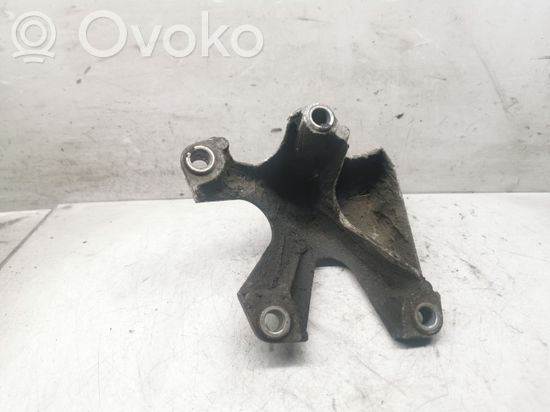 Audi A4 S4 B6 8E 8H Engine mounting bracket 8E0199307F
