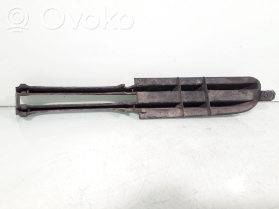 BMW 3 E46 Front bumper lower grill 8209926