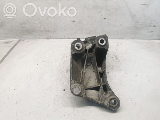 Audi A6 S6 C6 4F Engine mounting bracket 4F0199307R