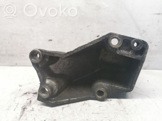 Audi A4 S4 B5 8D Engine mounting bracket 8D0199307L