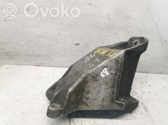 Audi A4 S4 B5 8D Engine mounting bracket 8D0199307L