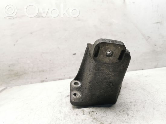 Audi A4 S4 B5 8D Engine mounting bracket 8D0199307L