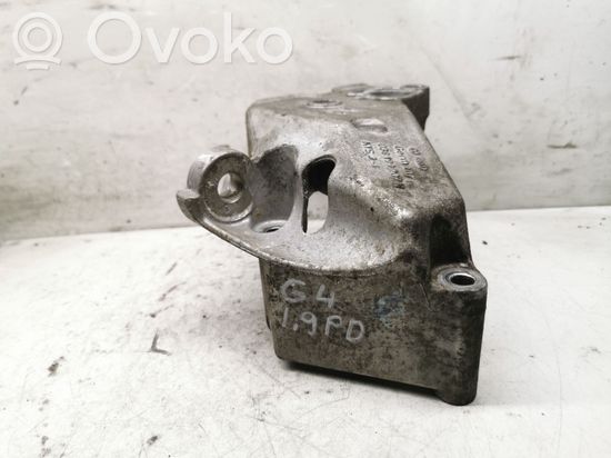 Volkswagen Golf IV Engine mounting bracket 038199207N