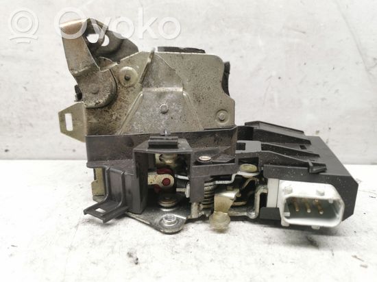 BMW 5 E39 Rear door lock 40620751