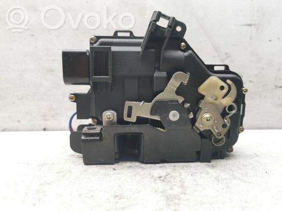 Audi A4 S4 B6 8E 8H Front door lock 4B2837016G