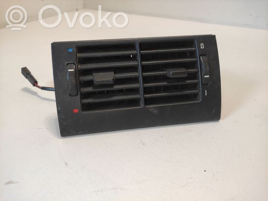 BMW 5 E39 Rear air vent grill 8376150
