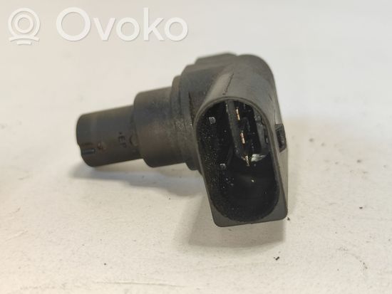 BMW 5 E39 Camshaft position sensor 2249320