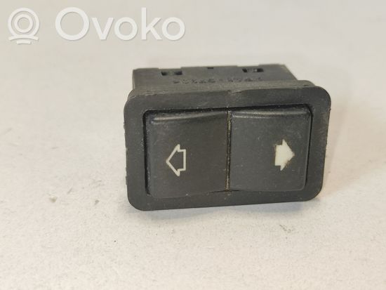 BMW 5 E39 Electric window control switch 8368974