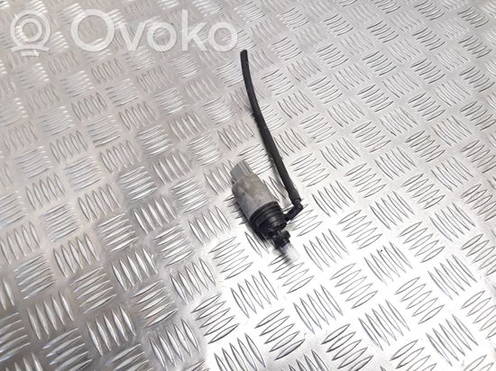 BMW 7 E65 E66 Windscreen/windshield washer pump 23557610