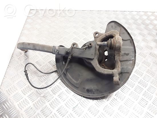Mercedes-Benz E W211 Front wheel hub