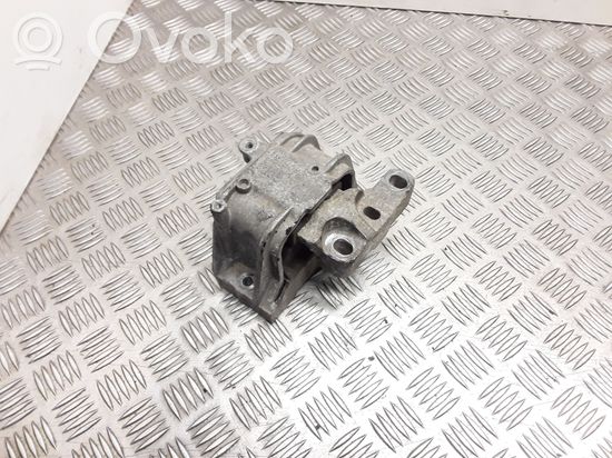 Volkswagen PASSAT B6 Engine mount bracket 1K0199262