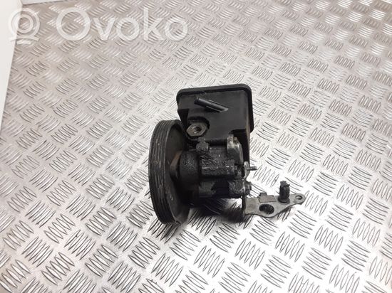 BMW 5 E39 Power steering pump 32422247046