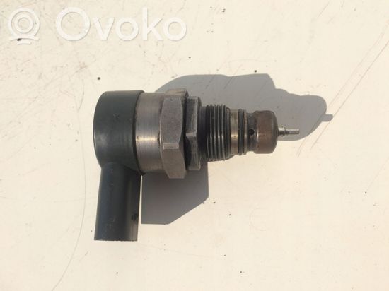 BMW 3 E90 E91 Fuel pressure sensor 0281002870