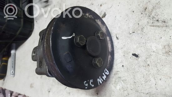 BMW 5 E39 Power steering pump 2245846