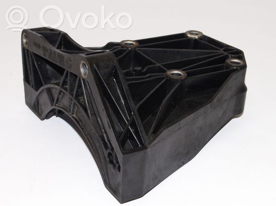 BMW 5 E60 E61 A/C compressor mount bracket 7792202 7792202