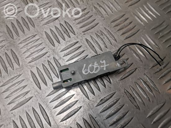 Volkswagen PASSAT B6 Aerial antenna amplifier 3C9035552