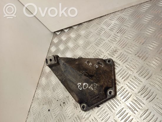 Volkswagen PASSAT B5.5 Engine mounting bracket 4B0199307C