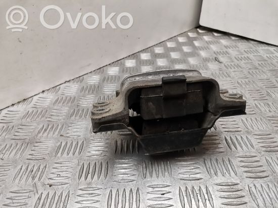 Volkswagen PASSAT B6 Engine mount bracket 3C0199555