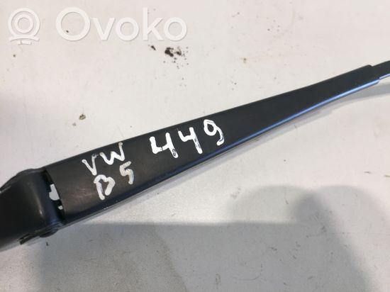 Volkswagen PASSAT B5 Front wiper blade arm