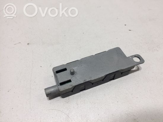 Volkswagen PASSAT B6 Aerial antenna amplifier 3C9035552A