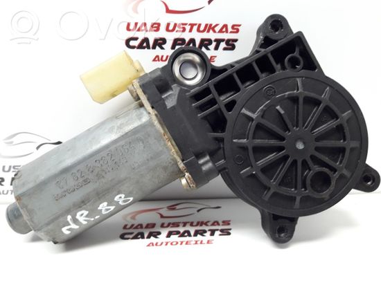 BMW X5 E53 Rear door window regulator motor 8362064 676283620640