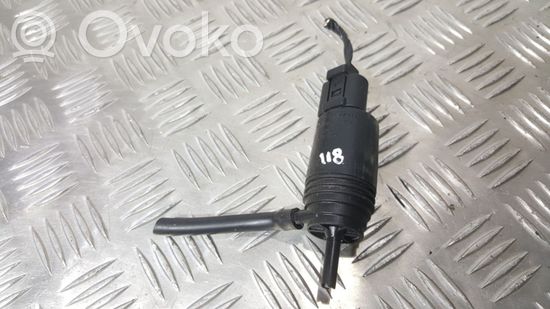 BMW 1 E81 E87 Windscreen/windshield washer pump 8377612 8377612