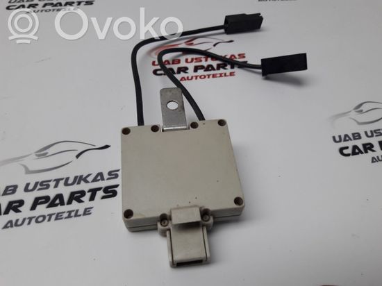 BMW 5 E34 Aerial antenna amplifier 65241392203 079000
