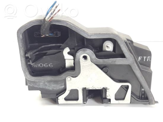 BMW 1 E81 E87 Front door lock 7167066
