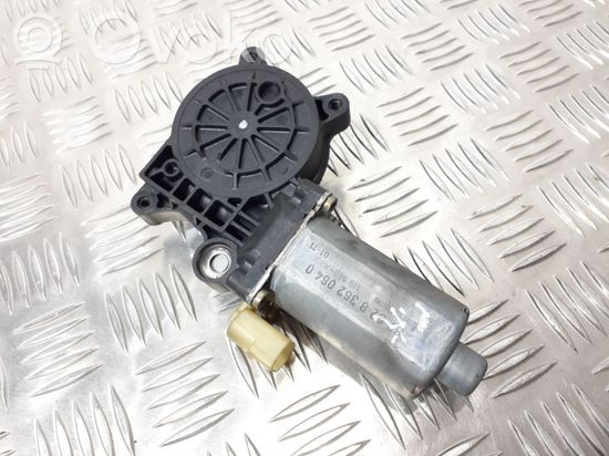 BMW 3 E46 Front door window regulator motor 8362064
