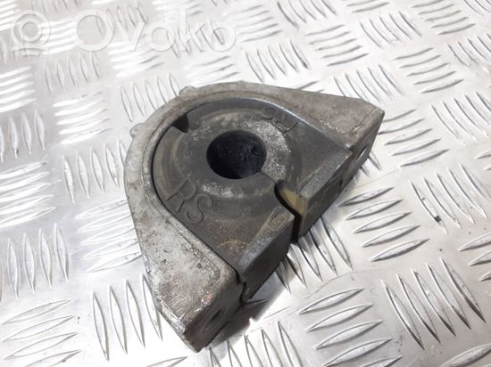 BMW 5 E60 E61 Sway bar bush bracket, front 6761591