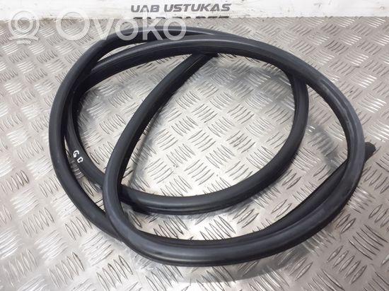 BMW 5 E60 E61 Rear door rubber seal (on body)