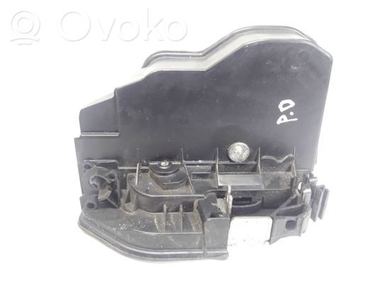 BMW 1 E81 E87 Front door lock 7202144