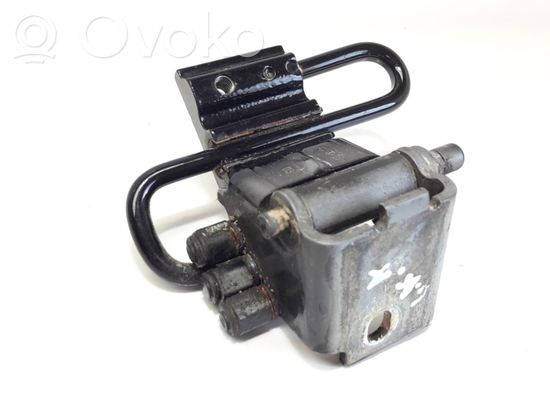 Audi A8 S8 D3 4E Rear door lower hinge 4E0833411D