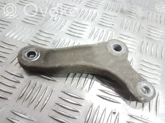 BMW 5 E60 E61 Sway bar bush bracket, front 6758528